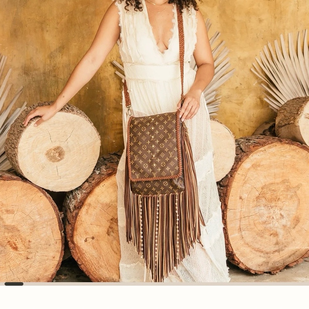 Elegant Brown Designer Crossbody Bag with Fringe